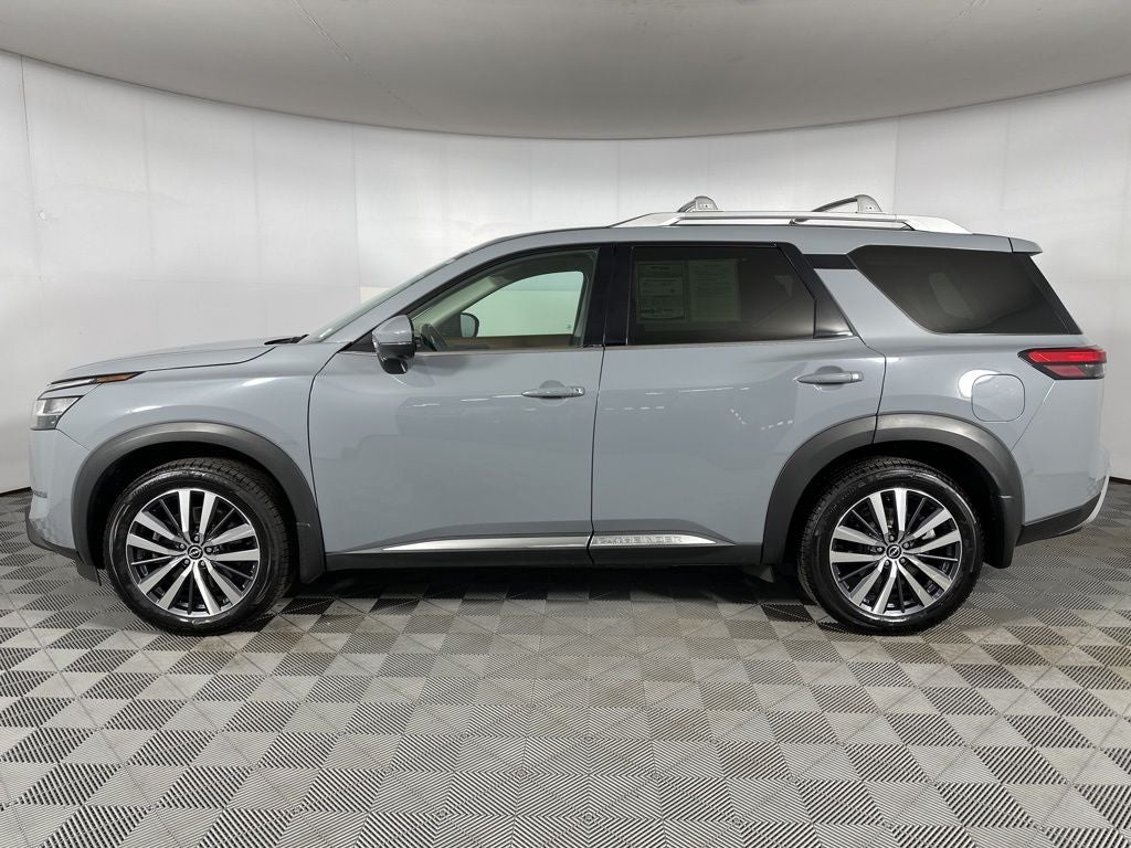 2022 Nissan Pathfinder Platinum