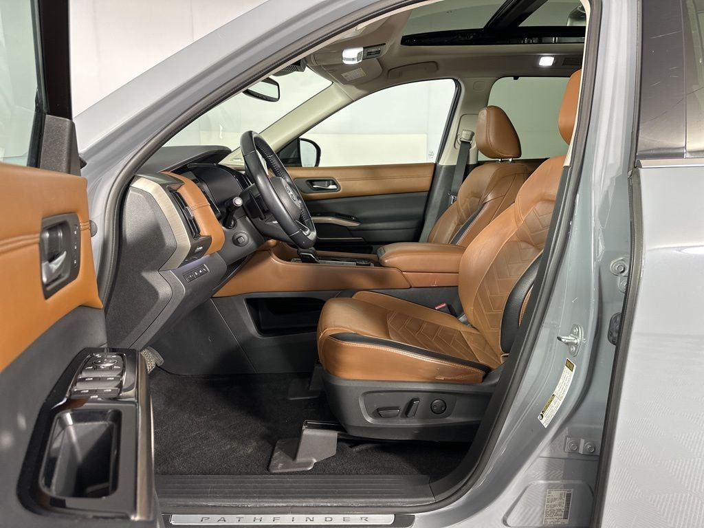 2022 Nissan Pathfinder Platinum