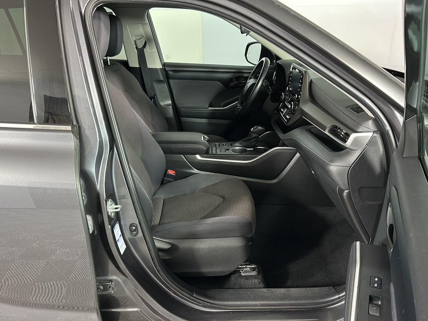 2021 Toyota Highlander LE