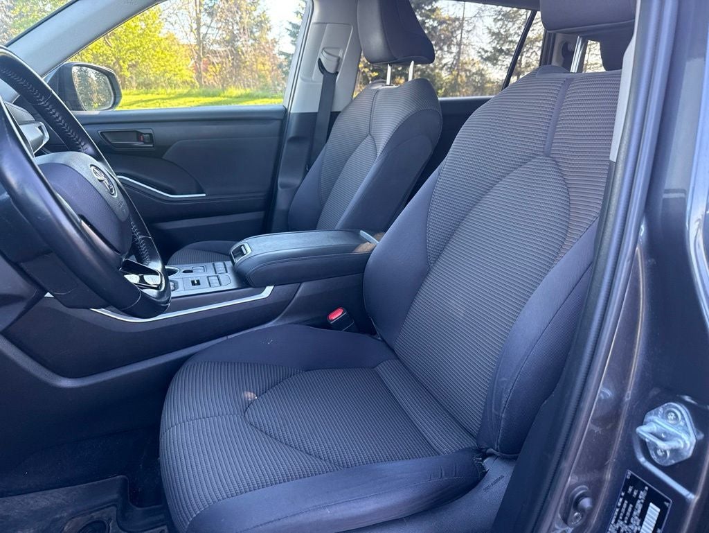 2021 Toyota Highlander LE