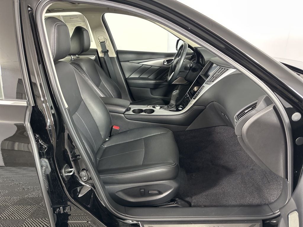 2022 INFINITI Q50 LUXE