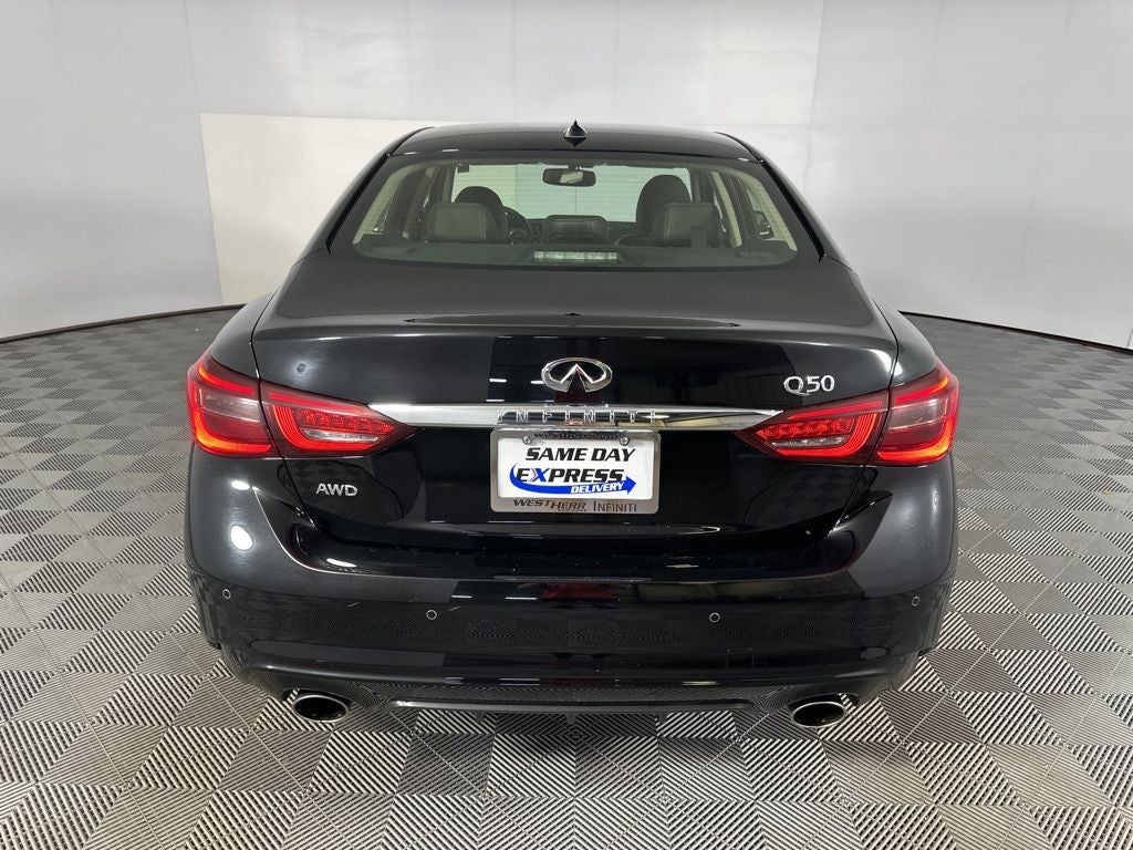 2022 INFINITI Q50 LUXE