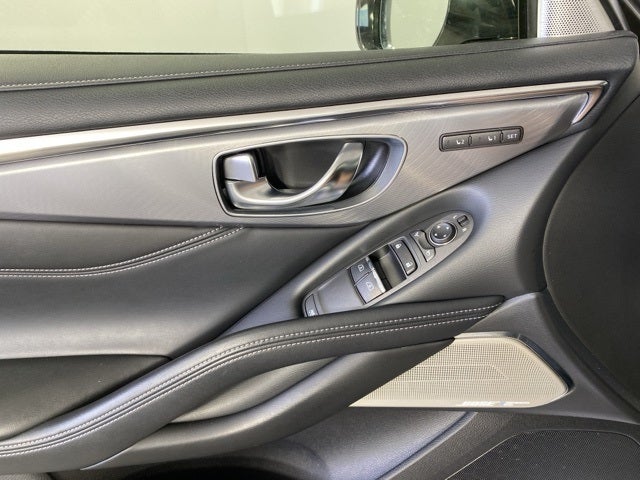 2022 INFINITI Q60 LUXE