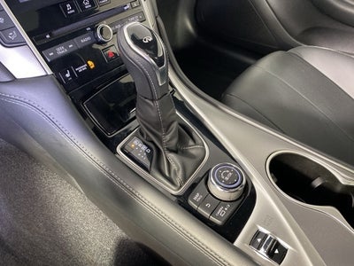 2022 INFINITI Q60 LUXE