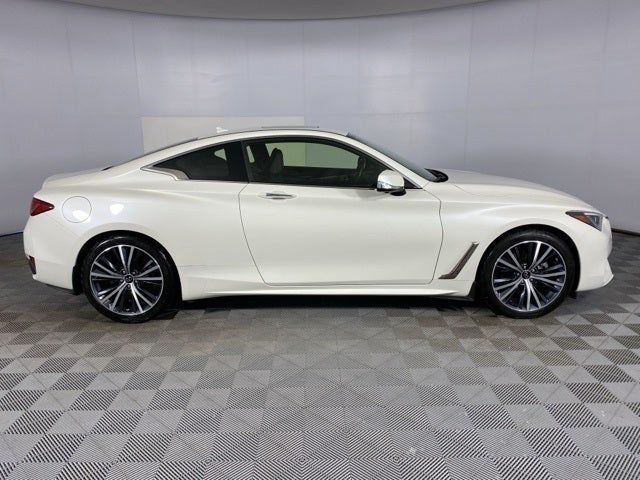 2022 INFINITI Q60 LUXE