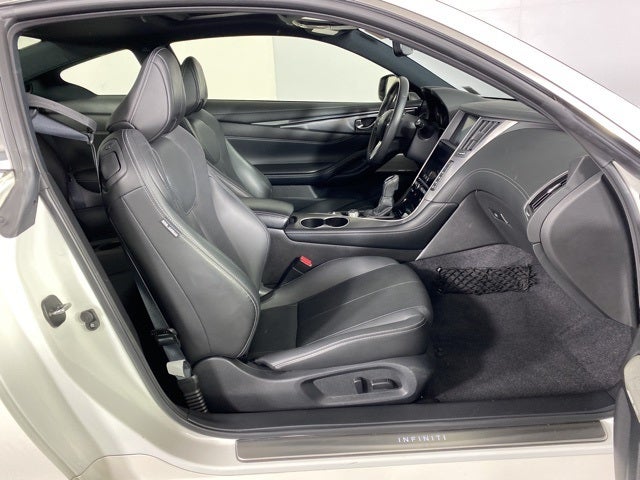 2022 INFINITI Q60 LUXE