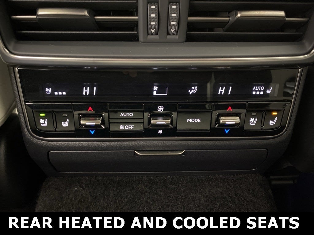 2025 Lexus LX 700h Luxury