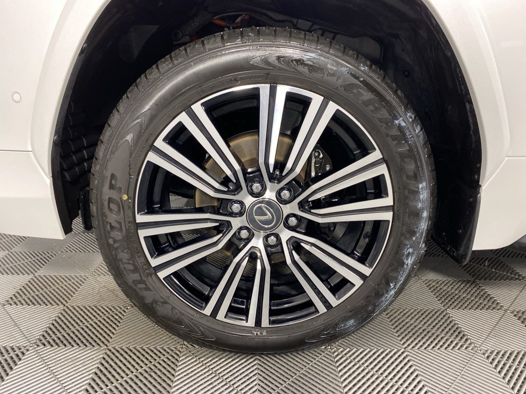 2025 Lexus LX 700h Luxury