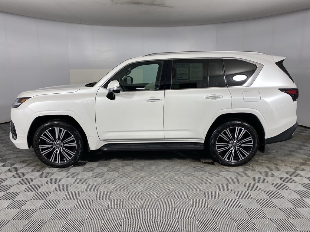 2025 Lexus LX 700h Luxury