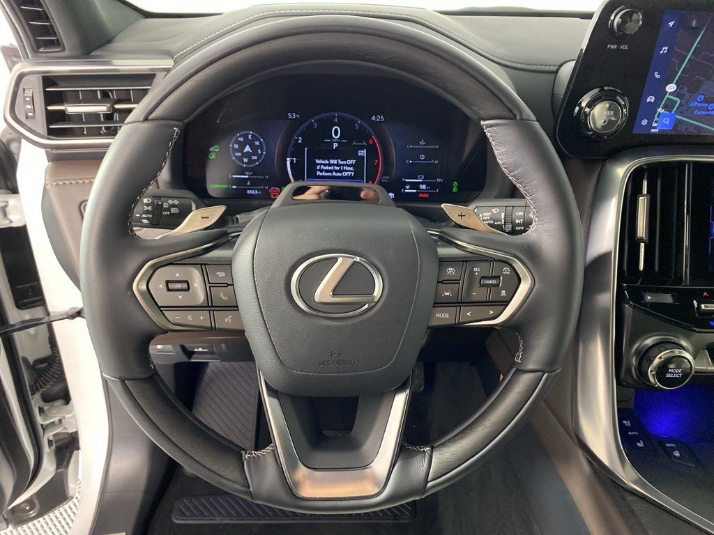 2025 Lexus LX 700h Luxury