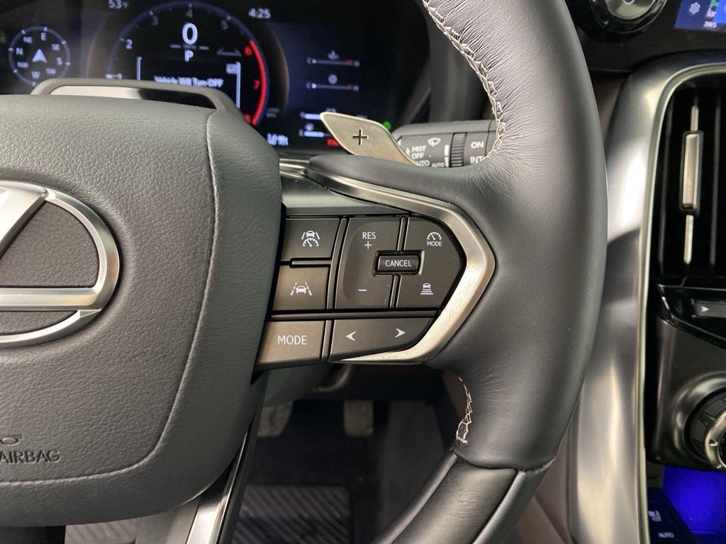 2025 Lexus LX 700h Luxury