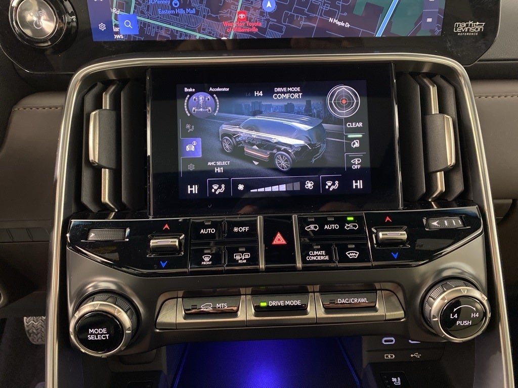 2025 Lexus LX 700h Luxury