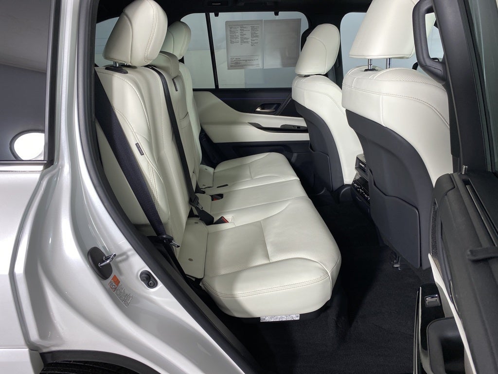 2025 Lexus LX 700h Luxury