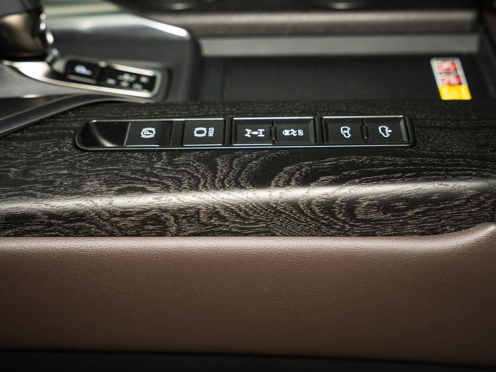 2025 Lexus LX LX 700h Luxury