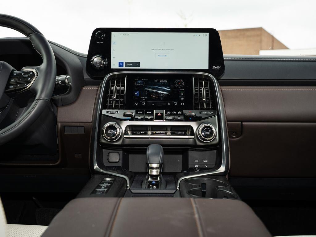 2025 Lexus LX LX 700h Luxury