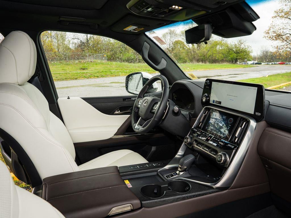 2025 Lexus LX LX 700h Luxury