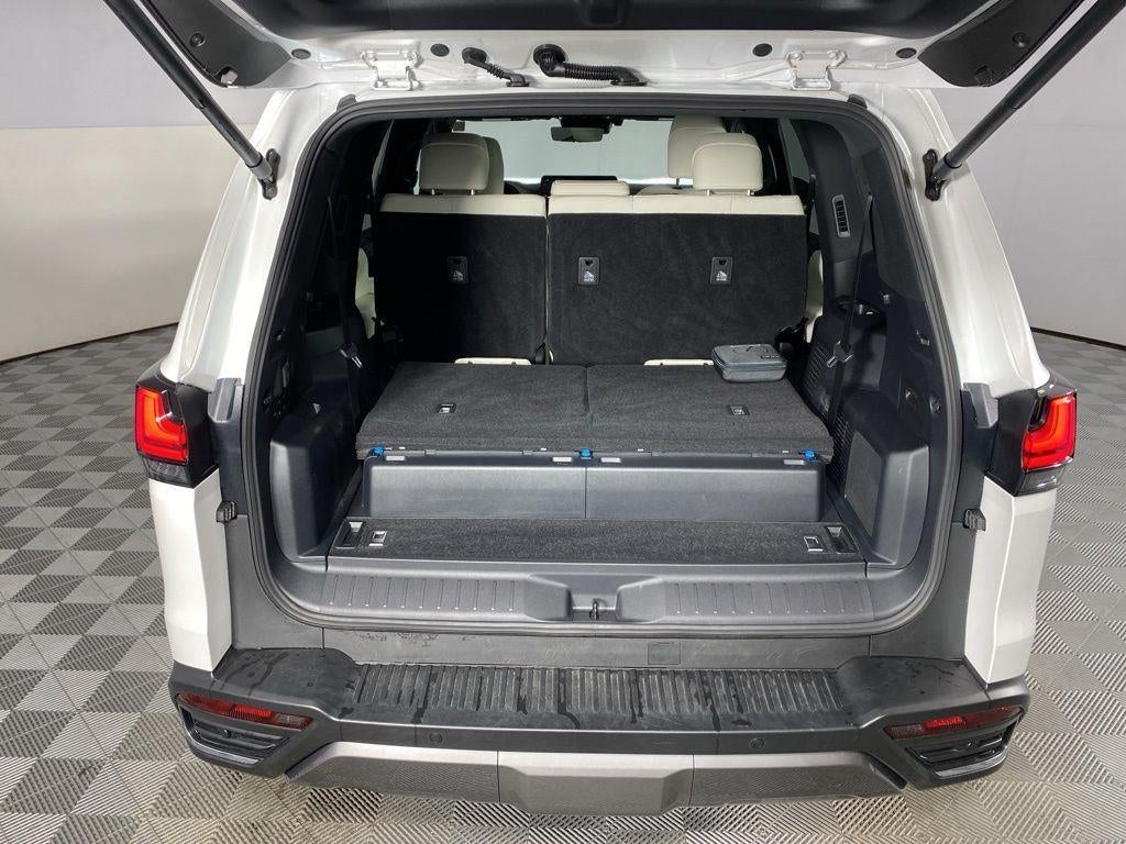2025 Lexus LX LX 700h Luxury