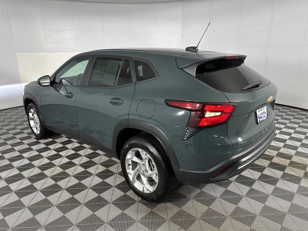 2025 Chevrolet Trax LS