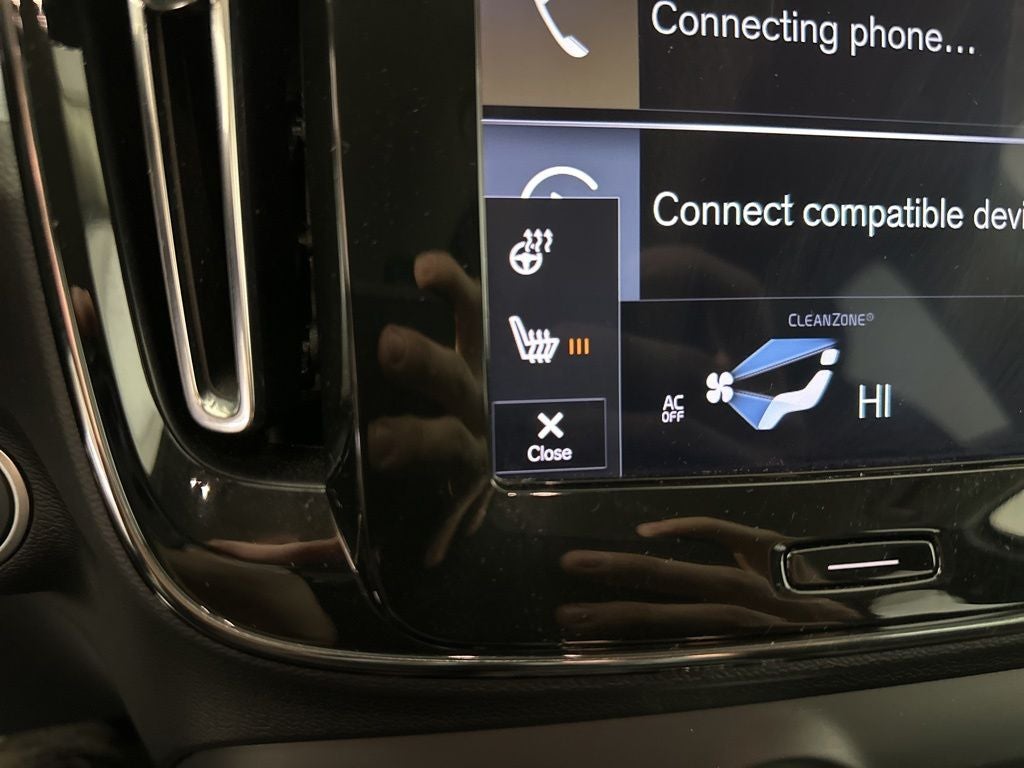 2020 Volvo XC40 Momentum
