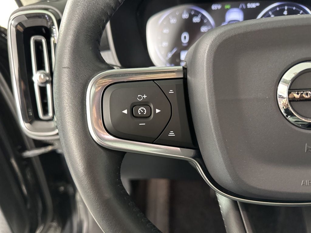 2020 Volvo XC40 Momentum