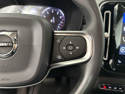 2020 Volvo XC40 Momentum