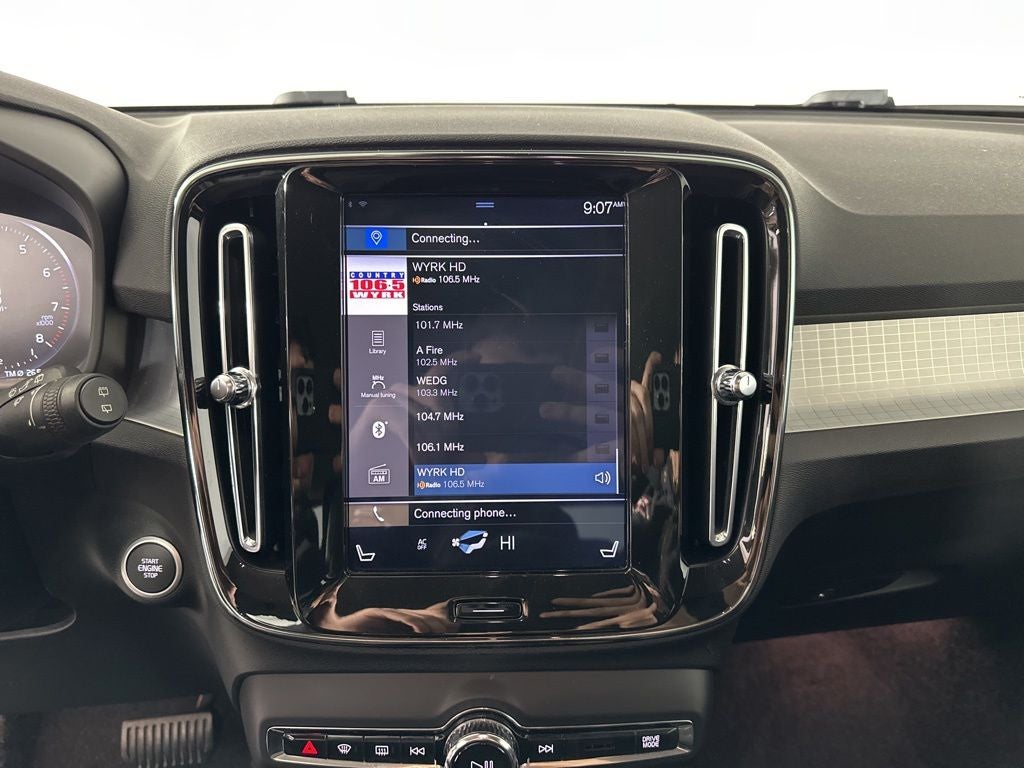 2020 Volvo XC40 Momentum