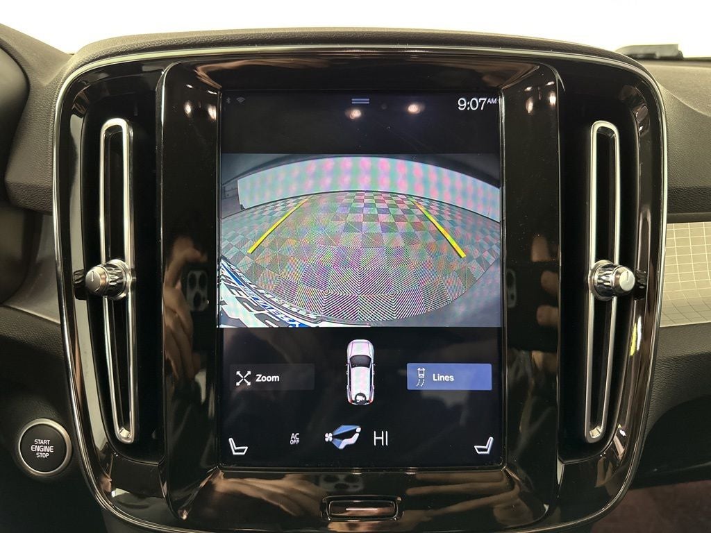 2020 Volvo XC40 Momentum