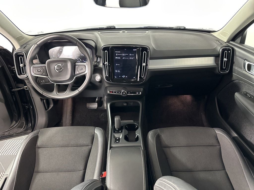 2020 Volvo XC40 Momentum
