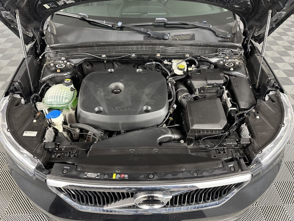 2020 Volvo XC40 Momentum