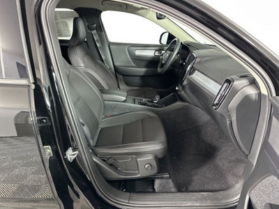 2020 Volvo XC40 Momentum
