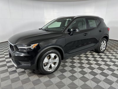 2020 Volvo XC40 Momentum