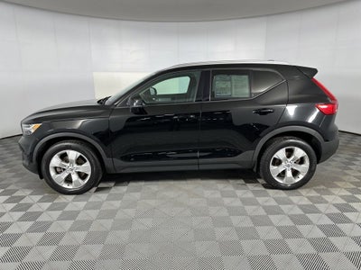 2020 Volvo XC40 Momentum