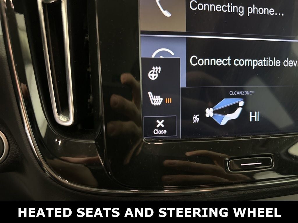 2020 Volvo XC40 Momentum