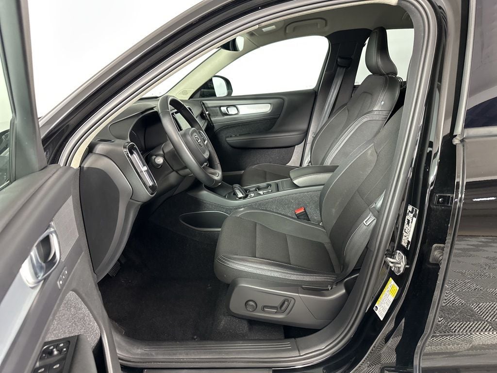 2020 Volvo XC40 Momentum