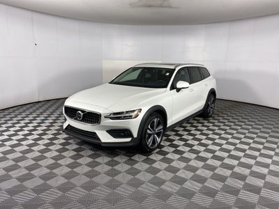 2023 Volvo V60 Cross Country B5 Plus