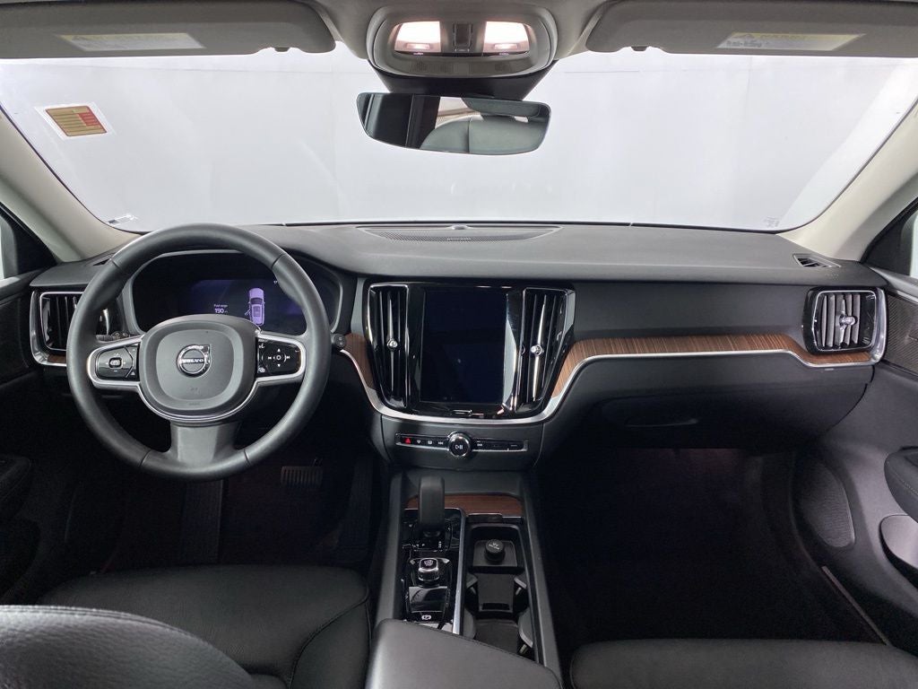 2023 Volvo V60 Cross Country B5 Plus