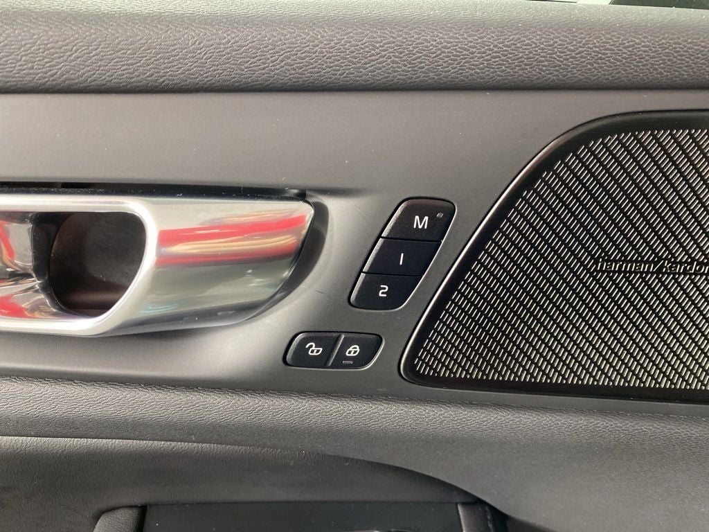 2023 Volvo V60 Cross Country B5 Plus