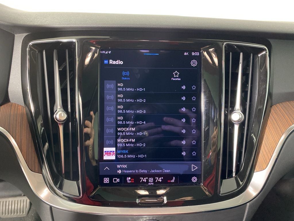 2023 Volvo V60 Cross Country B5 Plus