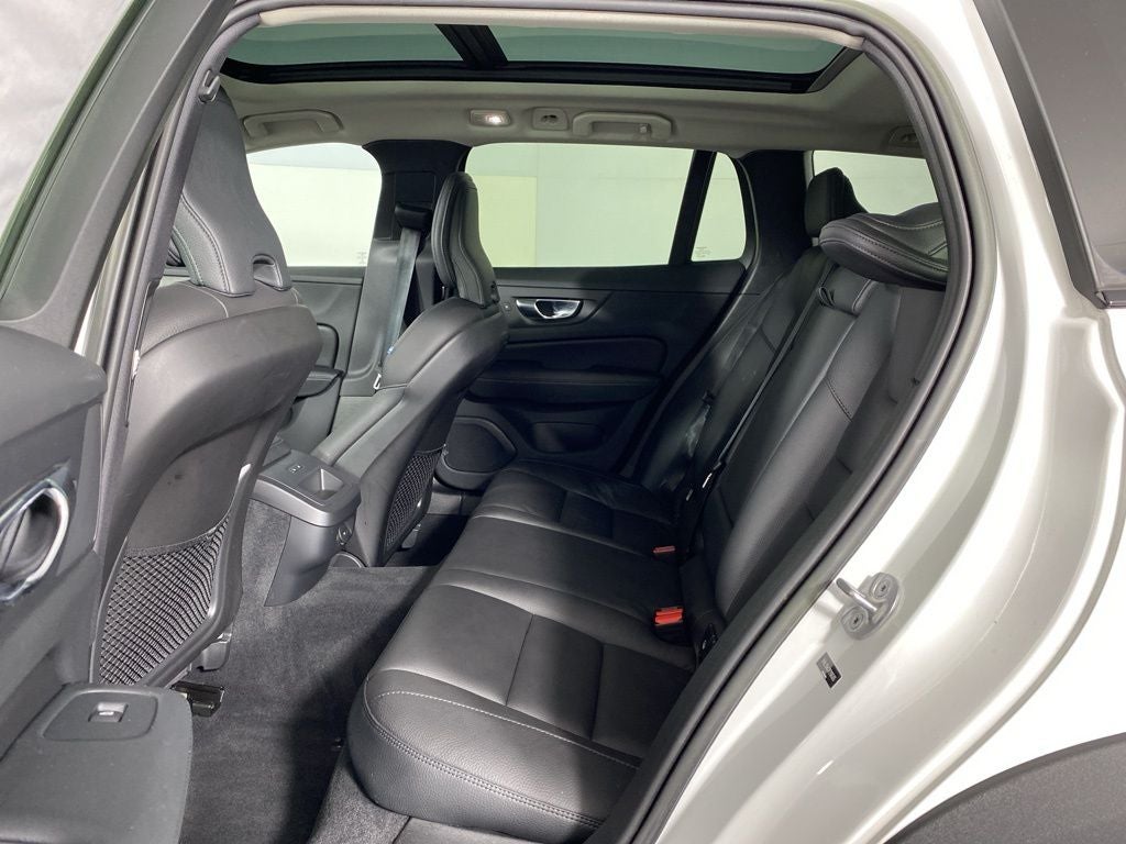 2023 Volvo V60 Cross Country B5 Plus