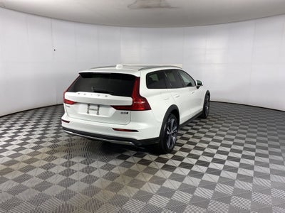 2023 Volvo V60 Cross Country B5 Plus