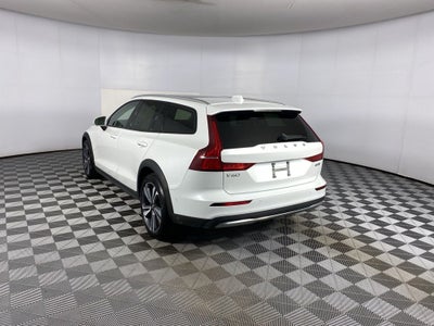 2023 Volvo V60 Cross Country B5 Plus