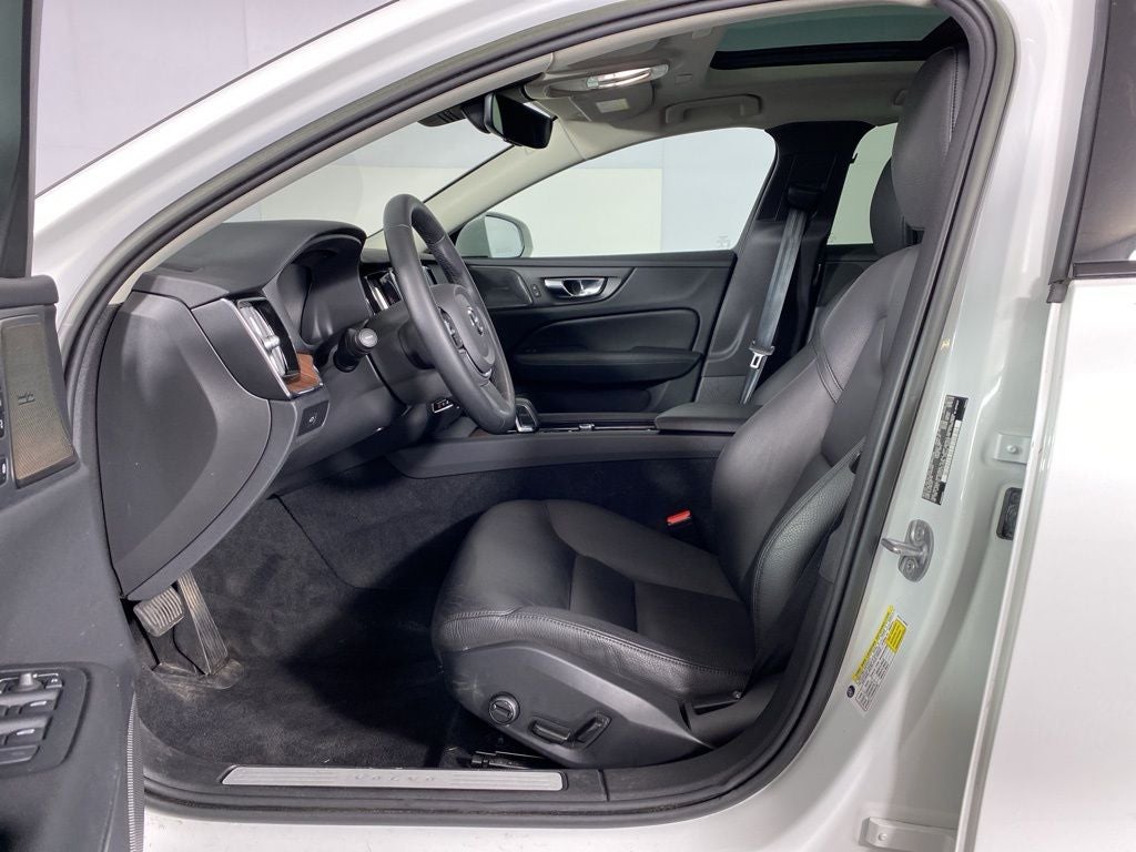 2023 Volvo V60 Cross Country B5 Plus