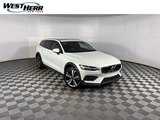 2023 Volvo V60 Cross Country B5 Plus