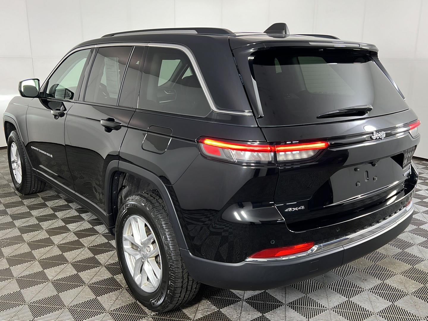 2023 Jeep Grand Cherokee Laredo