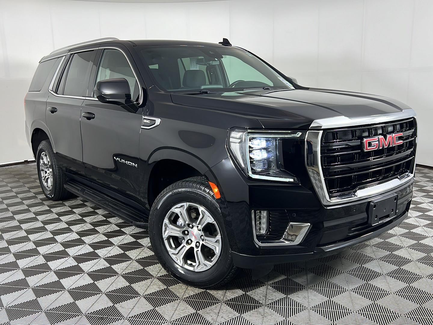 2023 GMC Yukon SLE