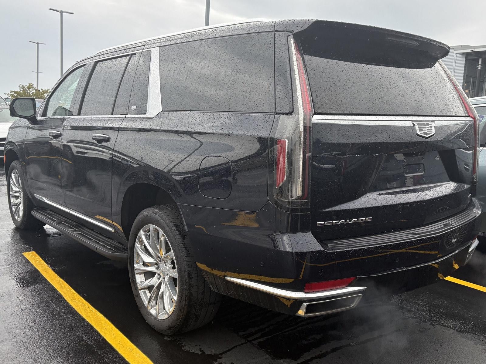 2022 Cadillac Escalade Esv Premium Luxury