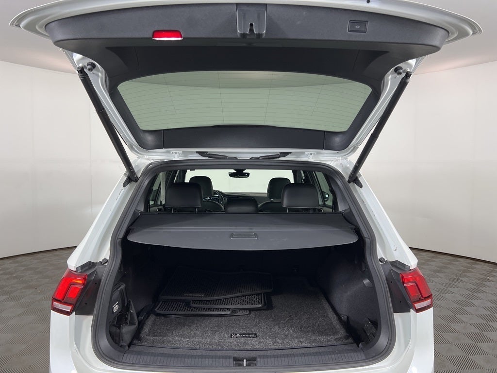 2023 Volkswagen Tiguan 2.0T SEL R-Line