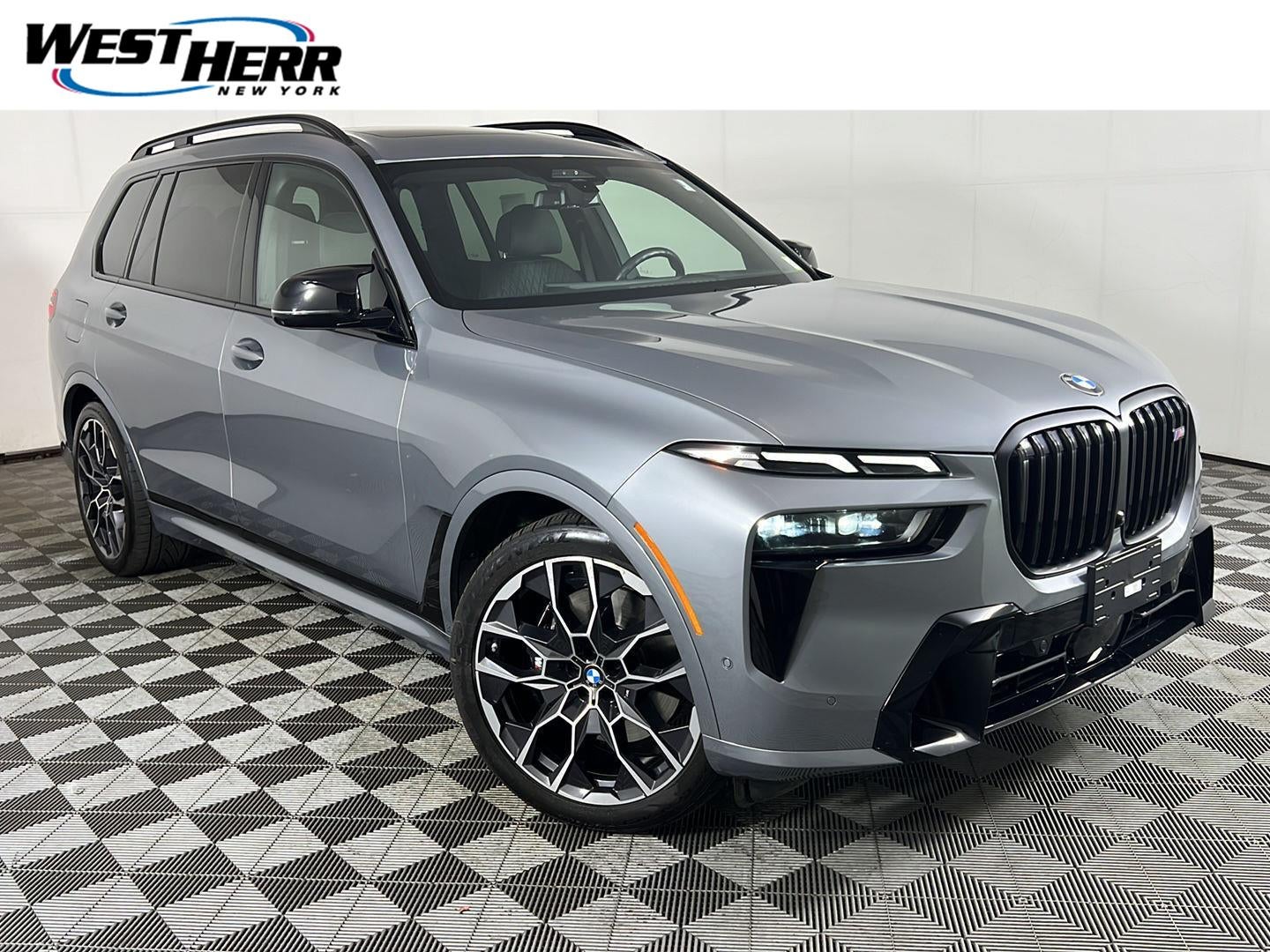 2025 BMW X7 M60i