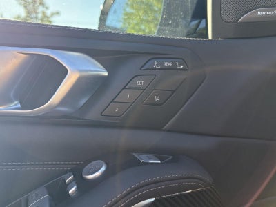 2025 BMW X7 M60i