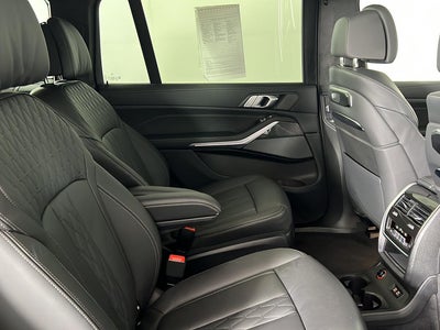 2025 BMW X7 M60i